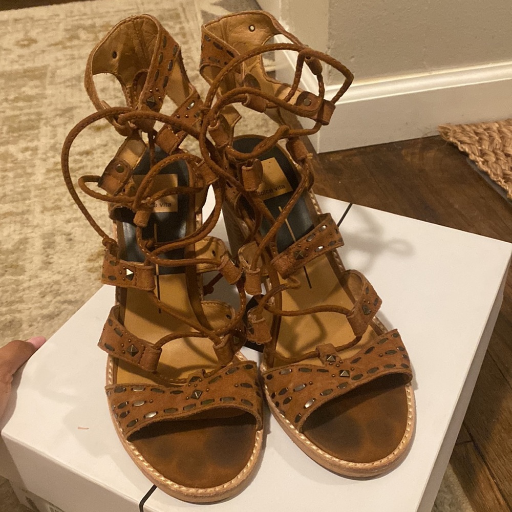 Heels - Picture 2 of 4